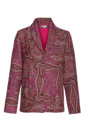 Rosa Blazer mit Paisley-Muster in Rot und Braun, Reverskragen, lange Ärmel, gerade geschnitten, zweireihig mit schwarzen Knöpfen, innen pink gefüttert