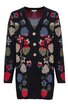 Schwarze Strickjacke mit buntem Blumenmuster in Rot, Blau, Beige und Grün, V-Ausschnitt, lange Ärmel, fünf beige Knöpfe, taillierte Form
