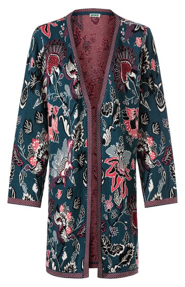 Dunkelgrüner Mantel mit floralem Muster in Rot, Weiß und Rosa, langer Schnitt, offene Front ohne Verschluss, violett gemustertes Innenfutter sichtbar, lange Ärmel, leicht ausgestellte Form