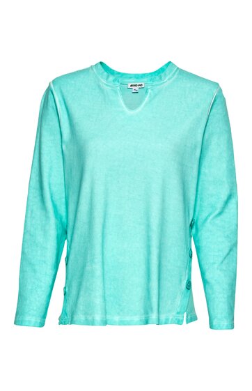 Langärmliges Shirt in türkis, unifarben, Rundhalsausschnitt mit kleinem V-Schlitz, gerade geschnitten, ohne sichtbare Muster oder Logos
