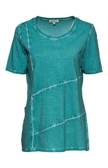 Türkisfarbenes T-Shirt mit rundem Ausschnitt, kurzen Ärmeln, diagonal verlaufenden, helleren Ziernähten, gerade geschnitten