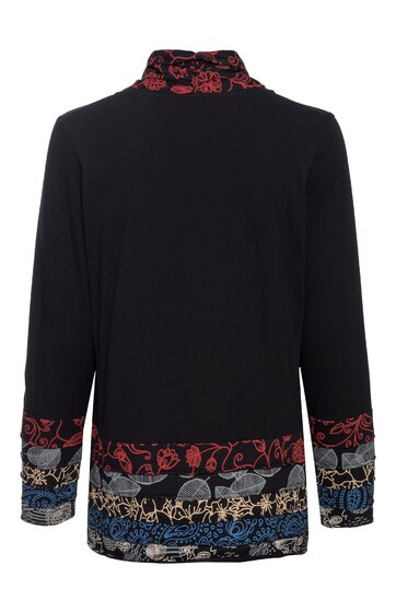 Schwarze Bluse mit langärmligem Schnitt, Stehkragen, Muster aus roten, grauen und blauen floralen und geometrischen Elementen an Saum, Ärmelenden und Kragen, gerade geschnitten