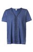 Blaues T-Shirt mit V-Ausschnitt, kurze Ärmel, durchgehendes Spitzenband mit geometrischem Muster entlang des Ausschnitts bis zum Saum, gerade geschnitten