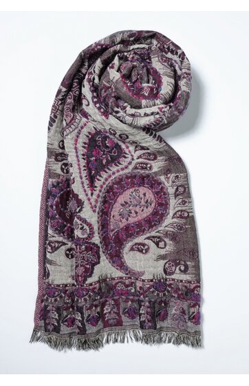 Schal grau mit Paisley-Muster in lila und rosa, Fransen an beiden Enden, rechteckig, weich fallend, locker aufgerollt