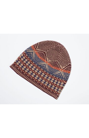 Braune Strickmütze mit mehrfarbigem geometrischem Muster, Zacken- und Rautendesign in Orange, Blau, Dunkelbraun, Rollkante