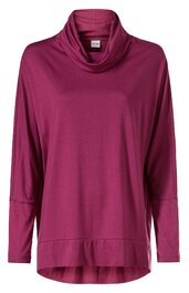 Langärmliges, beerenfarbenes Damenoberteil, einfarbig, großer Rollkragen, lockere Passform, längerer, abgerundeter Saum hinten, gerade Ärmel