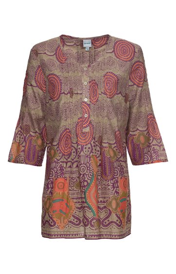 Langärmlige Bluse in braun und orange mit orientalischem Muster, Rundhalsausschnitt ohne Kragen, Knopfleiste vorne, lockere Passform, Ärmel dreiviertellang