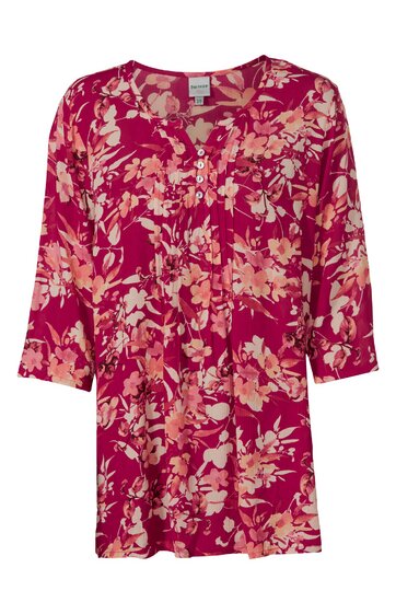 Rotes langärmliges Damenblusenshirt mit floralem Muster in Hellrosa und Beigetönen, Rundhalsausschnitt, Knopfleiste vorne, locker geschnitten