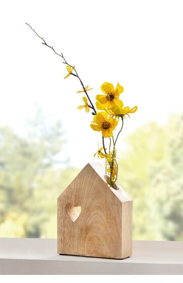Holz-Haus mit Blumenvase 