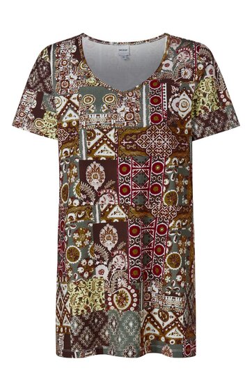 Kurzärmeliges Damen T-Shirt in Braun- und Grüntönen mit vielfältigem grafischem Patchwork-Muster, Rundhalsausschnitt, gerade geschnitten