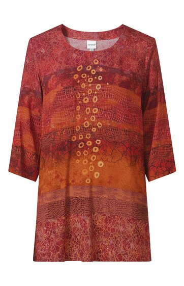 Rostbraunes Damenoberteil mit abstraktem Muster in Rot- und Orangetönen, Rundhalsausschnitt, drei viertel langen Ärmeln, frontale Zierknöpfe in zwei Reihen, gerade geschnitten