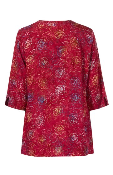 Rotes Damenshirt mit buntem Blumenmuster, rundem Ausschnitt, 3/4-Ärmel, gerade geschnitten