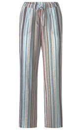 Kaffeemaschine in Schwarz und Silber, rechteckige Form, Display mit Tasten auf der Vorderseite, Wassertank auf der Rückseite, Tropfschale unten, kompakte Bauweise