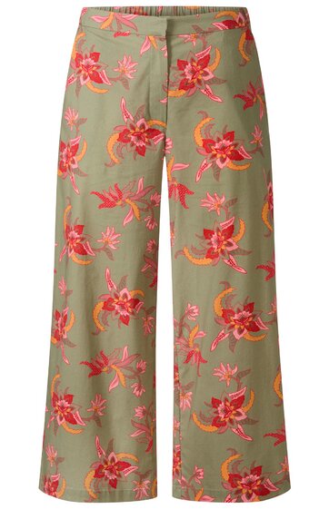 Kaffeemaschine in Schwarz und Silber, rechteckige Form, Display mit Tasten auf der Vorderseite, Wassertank auf der Rückseite, Tropfschale unten, kompakte Bauweise