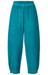 Hose in türkis, unifarben, weite Form, hoher Bund, leichte Faltenstruktur, Knopfverschluss an den Beinenden, gerade geschnitten