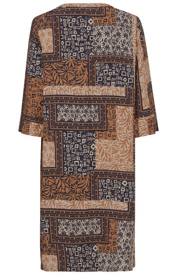 Kleid in braun und schwarz mit geometrischem und floralem Muster, gerade geschnitten, dreiviertellange Ärmel, rundhalsausschnitt, knielang