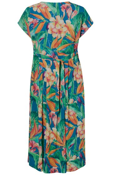 Kleid in türkisgrün mit orangefarbenem und weißem Blumenmuster, kurzärmlig, V-Ausschnitt hinten, Taillenband, knielang, weit geschnitten