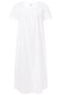 Weißes Nachthemd mit kurzen Ärmeln, rundem Ausschnitt, Brustbereich mit feinen Falten, knielang, gerade geschnitten