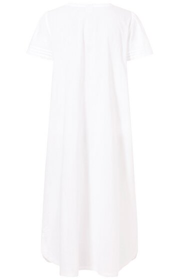 Weißes, schlichtes Kleid, kurzärmelig, langer gerader Schnitt, runder Halsausschnitt, ohne Muster oder sichtbare Verzierungen