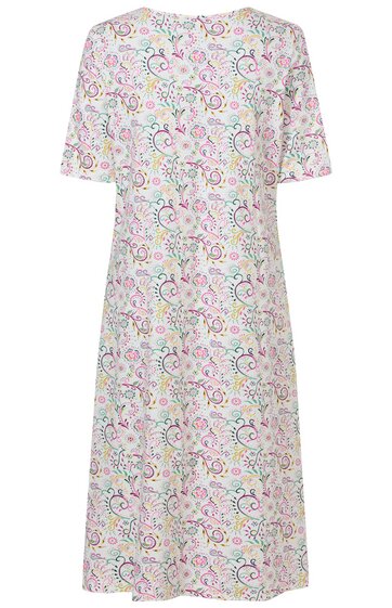 Weißes Kleid mit buntem Blumen- und Paisleymuster, kurze Flügelärmel, runder Ausschnitt, knielang, gerade geschnitten