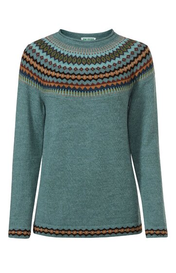 Pullover in blaugrün mit Rundhalsausschnitt, langärmlig, gerader Schnitt, mit mehrfarbigem Norwegermuster in Braun, Orange und Dunkelblau am Ausschnitt und Saum