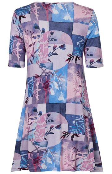 Kurzärmeliges Kleid in Blau- und Rosatönen mit abstraktem Blumen- und Blättermuster, rundem Ausschnitt, leicht ausgestellte Form, knielang
