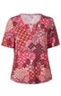 Kurzärmliges Damenoberteil in Pink und Rot, Muster aus verschiedenen geometrischen Formen und Kreisen, Rundhalsausschnitt mit kleinem V-Schlitz, lockere Passform