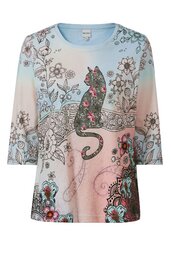 Lockeres Damenoberteil mit dreiviertel Ärmeln, Farbverlauf hellblau zu rosa, große schwarze Katzenillustration mit floralem Muster auf der Vorderseite, zusätzlicher Blumen- und Blätterdruck, Rundhalsausschnitt