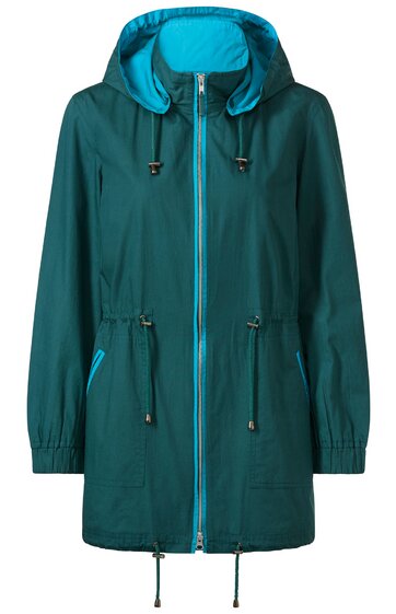 Kaffeemaschine in Schwarz und Silber, rechteckige Form, Display mit Tasten auf der Vorderseite, Wassertank auf der Rückseite, Tropfschale unten, kompakte Bauweise