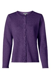 Damenstrickjacke in dunkellila, unifarben, mit Rundhalsausschnitt, durchgehender Knopfleiste, lange Ärmel, gerade geschnitten