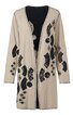Langärmeliger beiger Cardigan mit schwarzem abstraktem Muster, offen geschnitten, knieumspielende Länge, keine Verschlüsse, gerader Schnitt