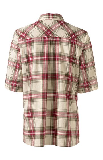 Kurzärmliges Hemd in beige mit rot-weiß kariertem Muster, gerade geschnittener Rücken, klassischer Kragen ohne sichtbare Knöpfe