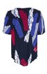 Damenoberteil dunkelblau mit abstraktem Muster in rot, blau und weiß, Rundhalsausschnitt, kurze Ärmel, lockere Passform