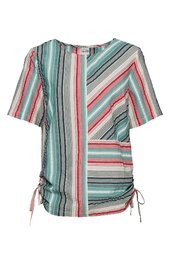Kurzärmliges Damenoberteil mit diagonalen und vertikalen Streifen in Grün-, Rot-, Weiß- und Grautönen, Rundhalsausschnitt, rechteckige Brusttasche, Raffung mit Kordelzug an beiden Seiten