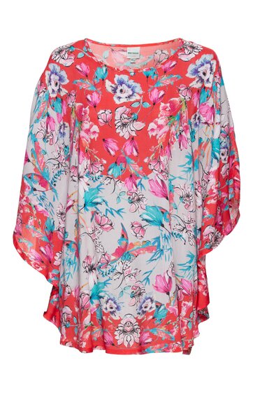 Florale Bluse in Rot und Hellrosa mit blau- und lila-blauen Blumen, langer weiter Ärmel, Rundhalsausschnitt, locker geschnitten