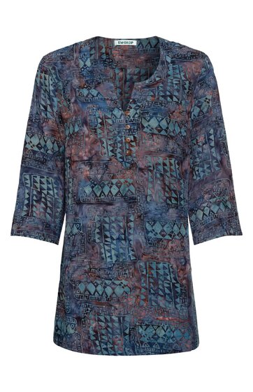 Bluse in dunklem Blau und Lila mit abstraktem Muster, V-Ausschnitt ohne Kragen, 3-4-Armellänge, lockere Passform
