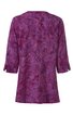 Damenbluse in dunklem Pink mit violettem Blumenmuster, 3/4-Ärmel mit geknöpften Manschetten, rundem Halsausschnitt, locker geschnitten