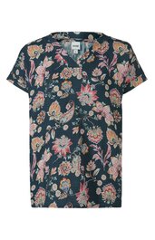 Dunkelblaue Bluse mit floralem Muster in Rosa, Beige und Hellgrün, V-Ausschnitt, kurze Ärmel, lockere Passform