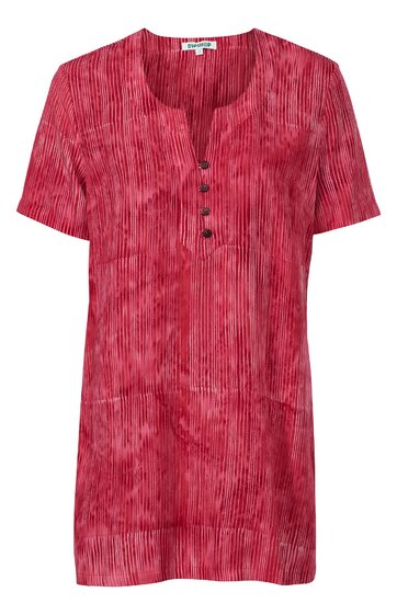 Rotes kurzärmliges Shirt mit dunklem Streifenmuster, Rundhals Ausschnitt mit Knopfleiste, gerade geschnitten, keine sichtbaren Taschen