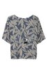 Damenbluse in dunkelblau mit beigem Blättermuster, Rundhalsausschnitt, kurze weite Ärmel, gerade geschnitten