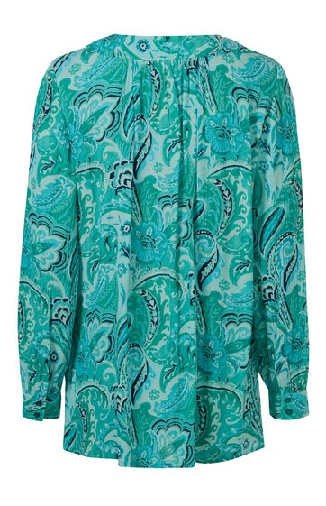 Bluse in türkis mit Paisley-Muster in Blau und Weiß, lange Ärmel, rundhals, lockere Passform, geraffter Ausschnitt, leichte Falten am Vorderteil