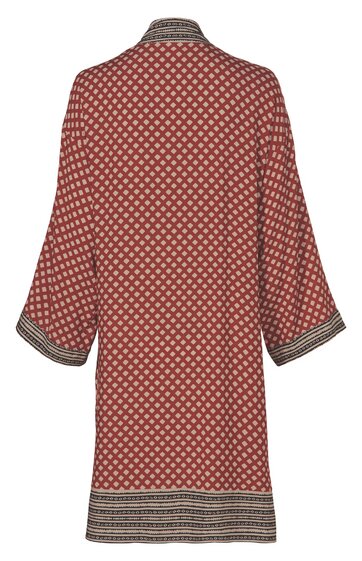 Rotes Kleid mit weißem Blumenmuster, Knielang, weite 3/4-Ärmel, schwarzer Stehkragen, schwarze Abschlüsse an Ärmeln und Saum