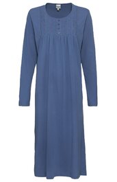 Langes Nachthemd in mittlerem Blau, unifarben, lange Ärmel, Rundhals mit Knopfleiste, leichte Falten unterhalb der Brust, gerade geschnitten