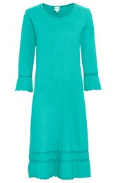 Türkisfarbenes knielanges Kleid, unifarben, Rundhalsausschnitt, dreiviertellange Ärmel mit gehäkeltem Spitzenabschluss, gerader Schnitt, gehäkelte Spitzenbänder am Saum