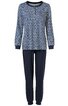 Zweiteiliger Schlafanzug, Oberteil blau mit weißem Zickzackmuster, Rundhalsausschnitt, lange Ärmel, dunkelblaue Bündchen, dunkelblaue lange Hose mit elastischem Saum