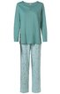 Zweiteiliger Schlafanzug, Oberteil türkis, langärmlig, Rundhalsausschnitt mit Knopfdetail, Hose helltürkis mit kleinem dunklem Muster, gerade geschnitten
