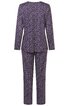 Lila Pyjama mit weißen, kleinen Sternen, langärmliges Oberteil mit Rundhalsausschnitt, gerade geschnittene Hose, lang, bequem geschnitten