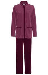Zweiteiliger Freizeitanzug in verschiedenen Beerentönen, langärmliges Oberteil mit Stehkragen, durchgehender Frontreißverschluss, zwei seitliche Taschen, gerade geschnittene lange Hose