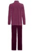 Hausanzug in dunklem purpurrot, langärmliges Oberteil mit Stehkragen, gerade geschnittene lange Hose ohne Muster, entspannte Passform