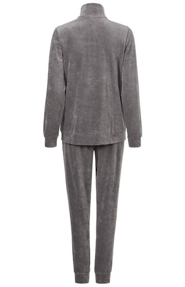 Kaffeemaschine in Schwarz und Silber, rechteckige Form, Display mit Tasten auf der Vorderseite, Wassertank auf der Rückseite, Tropfschale unten, kompakte Bauweise